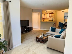 4572 Commander Dr in Orlando, FL - Building Photo - Building Photo