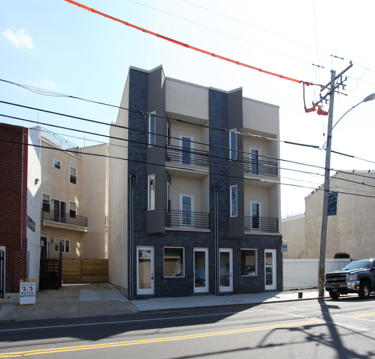 1611-1613 Frankford Ave in Philadelphia, PA - Building Photo