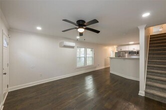 2027 Lois Pl NW in Atlanta, GA - Building Photo - Building Photo