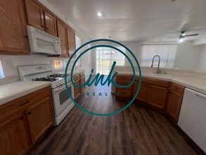 921 Lakeview Dr in Dayton, NV - Building Photo - Building Photo