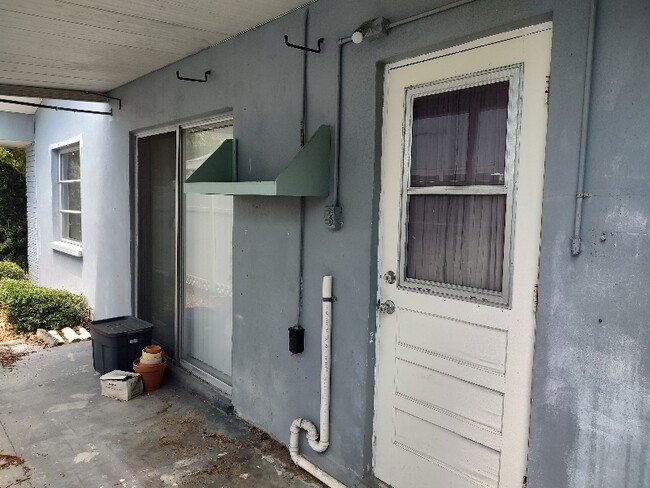 489 Jewel Ct in Belleair Bluffs, FL - Building Photo - Building Photo