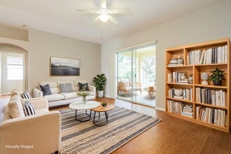 14633 Deacon Ct in Spring Hill, FL - Foto de edificio - Building Photo