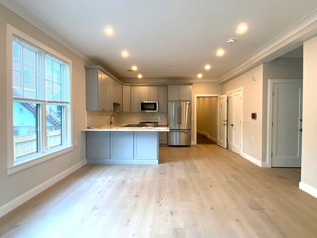 property at 32 Cummins Hwy