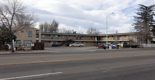 Columbine Apartments in Longmont, CO - Building Photo - Building Photo