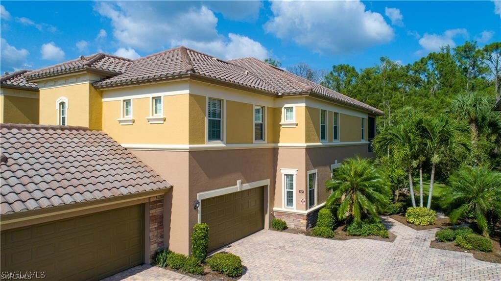 9508 Ironstone Terrace in Naples, FL - Foto de edificio