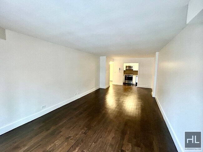 EAST 63 STREET in New York, NY - Building Photo - Building Photo