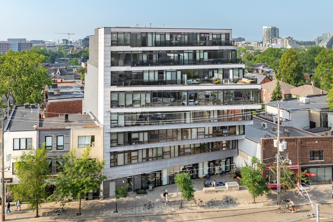Abacus Lofts in Toronto, ON - Building Photo