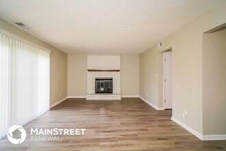 6 Augusta Cir in Greenwood, IN - Building Photo - Building Photo