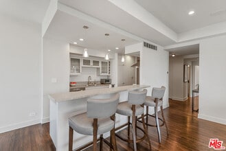 2220 Ave of the Stars in Los Angeles, CA - Building Photo - Building Photo