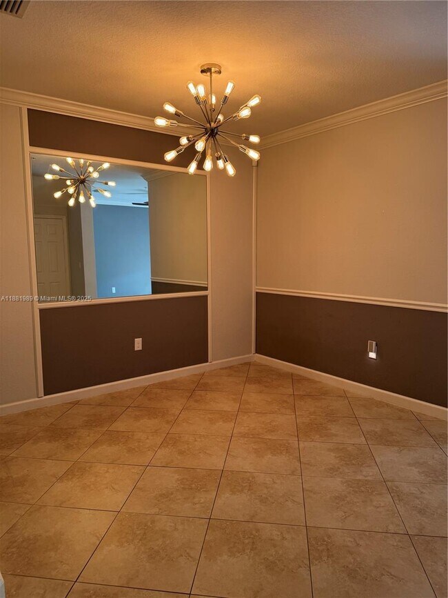 145 Emerald Crk Wy in Davie, FL - Building Photo - Building Photo