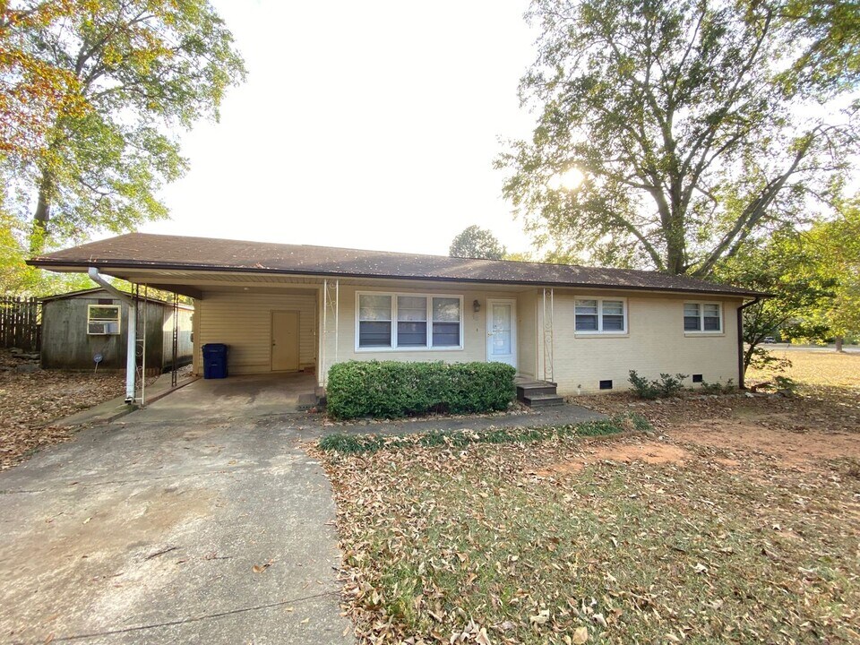 18 Edwin Ave in Oxford, AL - Building Photo