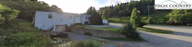 property at 1846 U.S. Hwy 421 S