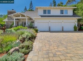 53 Knickerbocker Ln in Orinda, CA - Building Photo