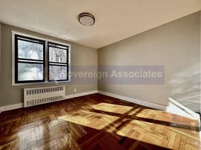 525-527-527 Riverdale Ave in Yonkers, NY - Building Photo - Building Photo