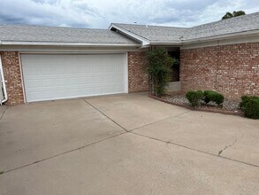10008 Bellevue Ct NW in Albuquerque, NM - Building Photo - Building Photo