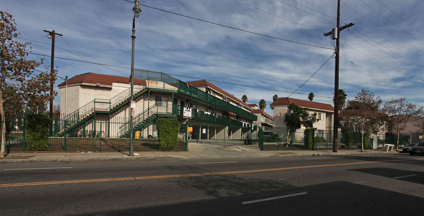 135-145 W Avenue 26 in Los Angeles, CA - Building Photo