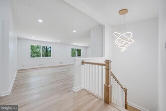 866 Canal Dr in McLean, VA - Building Photo - Building Photo