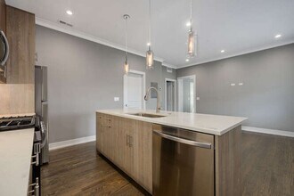 5801 W Ainslie St in Chicago, IL - Building Photo - Building Photo