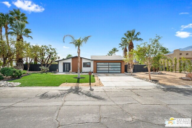 2435 Wayne Rd in Palm Springs, CA - Building Photo - Building Photo