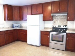 439 N Claremont St, Unit Apt 1 in San Mateo, CA - Building Photo - Building Photo