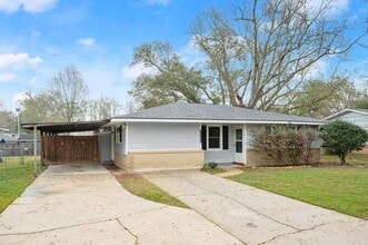 8955 Alma Dr in Baton Rouge, LA - Building Photo - Building Photo