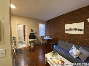 890 Huntington Ave in Boston, MA - Building Photo - Building Photo