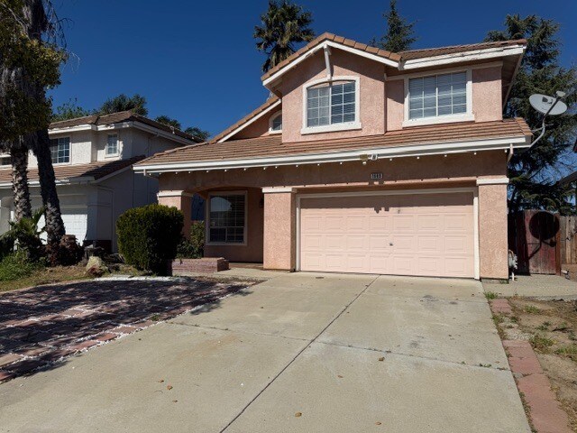 1689 Woodland Ct in Tracy, CA - Building Photo