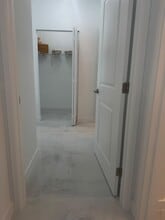 7190 SW 15th St, Unit B2 in Miami, FL - Foto de edificio - Building Photo