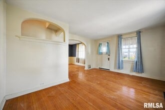 3110 N Sherwood Ave in Peoria, IL - Building Photo - Building Photo