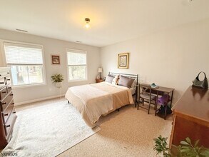 27 Phoenix Ave in Morristown, NJ - Foto de edificio - Building Photo