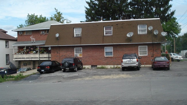 2101 Van Vranken Ave in Schenectady, NY - Building Photo - Building Photo