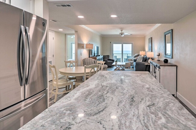 3747 S Atlantic Ave in Daytona Beach Shores, FL - Building Photo - Building Photo