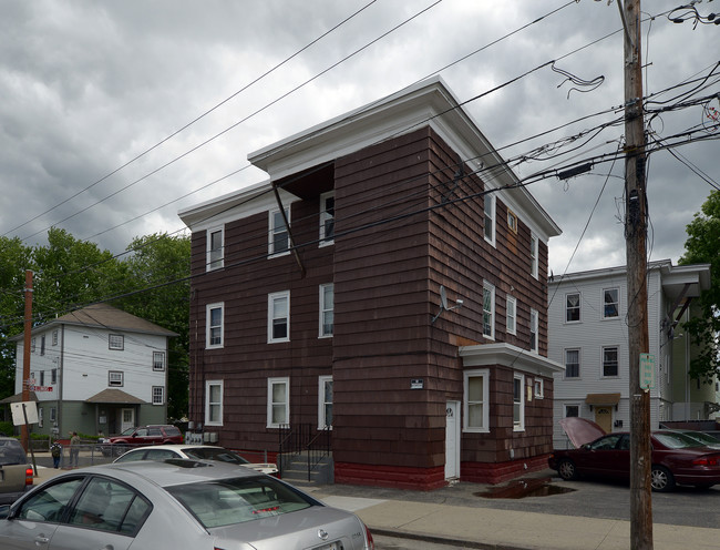 224 Cowden St in Central Falls, RI - Building Photo - Building Photo