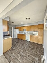 3903 Oakshire Rd in Des Moines, IA - Foto de edificio - Building Photo