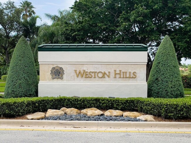 2534 Golf View Dr in Weston, FL - Building Photo - Building Photo