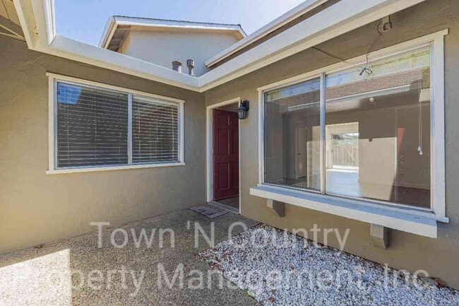 19120 Creekside Pl in Salinas, CA - Building Photo - Building Photo