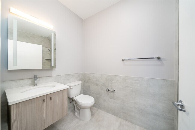 662 Avenue C-Unit -#508 in Bayonne, NJ - Building Photo - Building Photo