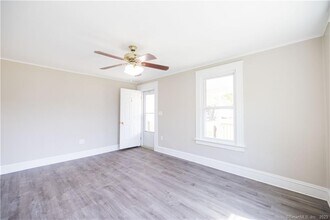 8 Buckingham Rd in Mansfield, CT - Building Photo - Building Photo