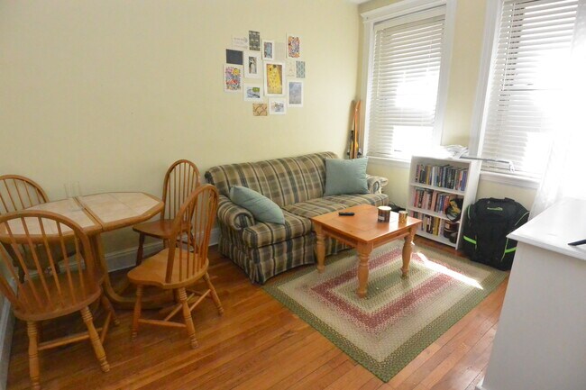 90 Brainerd Rd, Unit 2 in Boston, MA - Building Photo - Building Photo