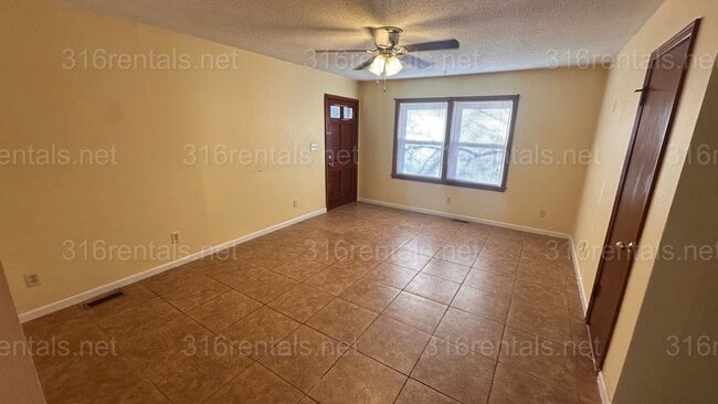 225 S Custer Ave in Wichita, KS - Building Photo - Building Photo