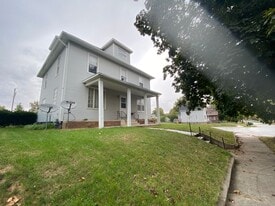 320 S 17th St in Fort Dodge, IA - Building Photo