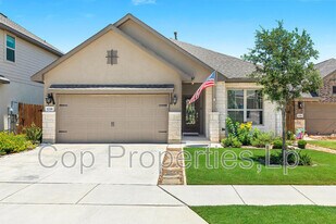 1210 Cross Gable in New Braunfels, TX - Building Photo