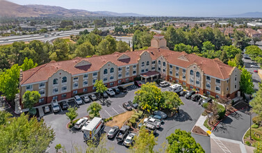 Hillview Court in Milpitas, CA - Building Photo - Building Photo