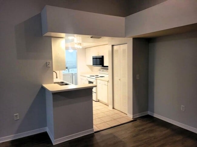 4197 N Haverhill Rd in West Palm Beach, FL - Building Photo - Building Photo