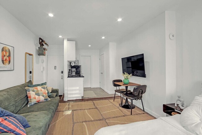 534 E 14th St in New York, NY - Building Photo - Building Photo