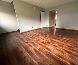 106 West Paradise Street in Orrville, OH - Building Photo - Building Photo