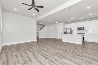 21003 Bay Vlg Dr in Cypress, TX - Building Photo - Building Photo