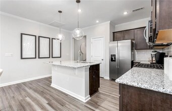 823 Falls Grove Trl in High Point, NC - Building Photo - Building Photo