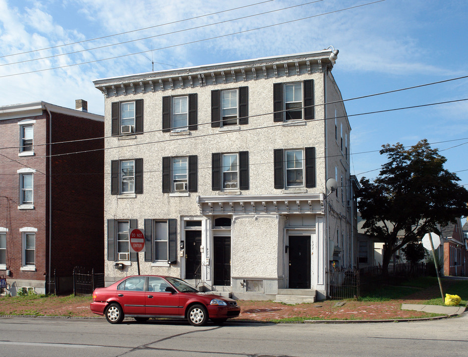 420-422 W Airy St in Norristown, PA - Building Photo