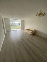 160 Turtle Lake Ct in Naples, FL - Building Photo - Building Photo